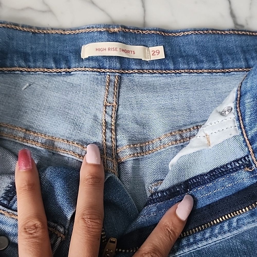 Levi's high rise shorts size 29 - Picture 2 of 4